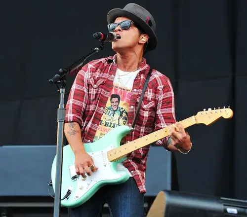 Bruno Mars Wall Poster picture 125607