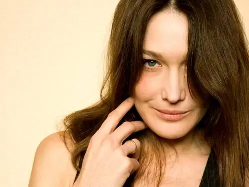 Carla Bruni Protected Face mask - idPoster.com