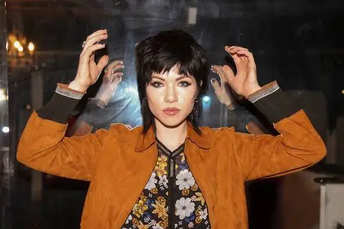 Carly Rae Jepsen Jigsaw Puzzle picture 579036