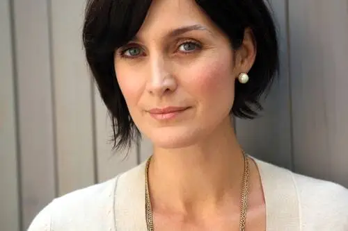 Carrie-Anne Moss Computer MousePad picture 582326