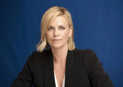 Charlize Theron Protected Face mask - idPoster.com