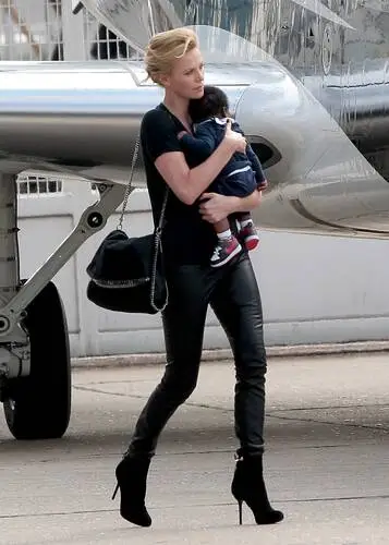 Charlize Theron Drawstring Backpack - idPoster.com