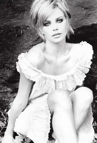 Charlize Theron Wall Poster picture 63294