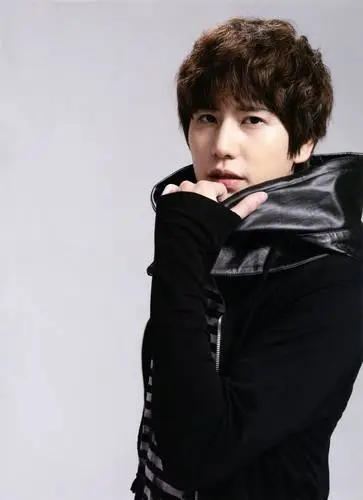 Cho Kyu-hyun Men's Colored  Long Sleeve T-Shirt - idPoster.com