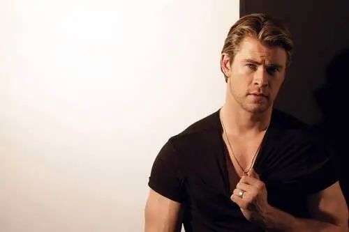 Chris Hemsworth Wall Poster picture 276871