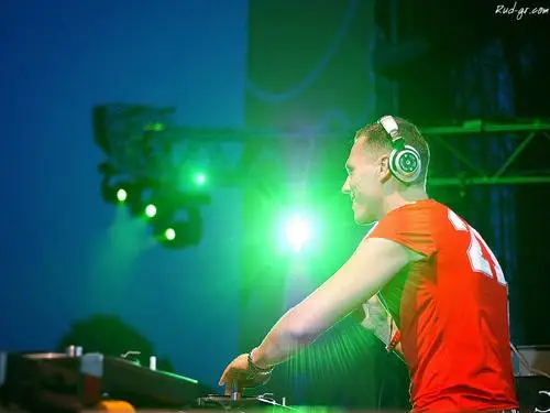 DJ Tiesto White T-Shirt - idPoster.com