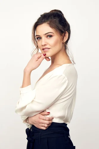 Danielle Campbell Wall Poster picture 1298934