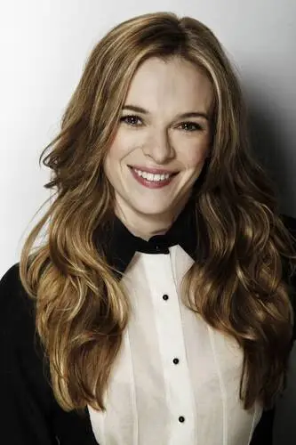 Danielle Panabaker Protected Face mask - idPoster.com