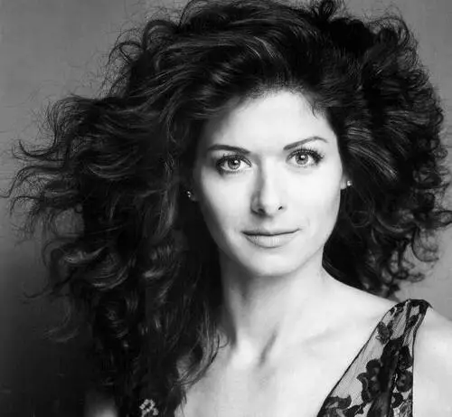 Debra Messing Wall Poster picture 6066