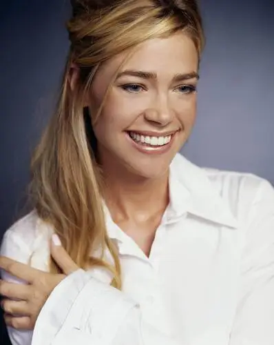Denise Richards Wall Poster picture 32733