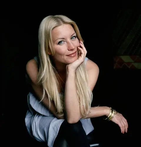 Denise Van Outen Wall Poster picture 608908
