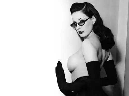 Dita Von Teese Computer MousePad picture 131506