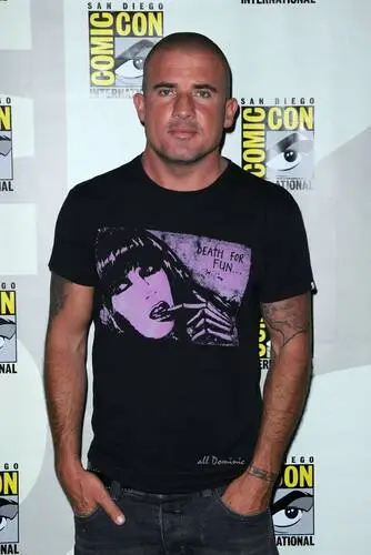 Dominic Purcell Kitchen Apron - idPoster.com