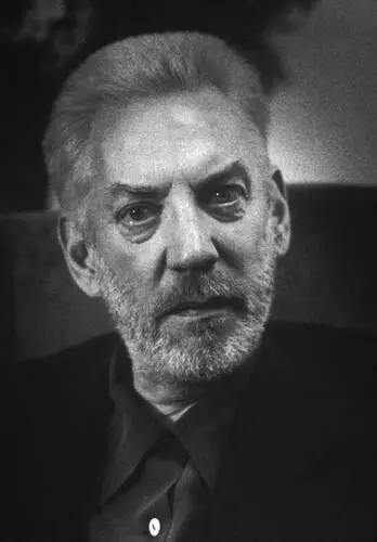 Donald Sutherland Jigsaw Puzzle picture 75412