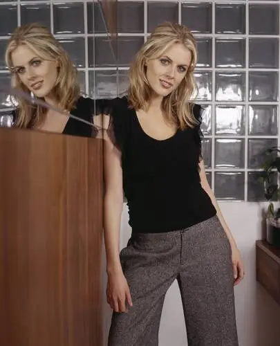 Donna Air Jigsaw Puzzle picture 596516