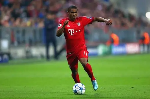 Douglas Costa Wall Poster picture 697871
