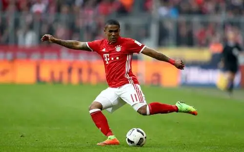 Douglas Costa Wall Poster picture 697892