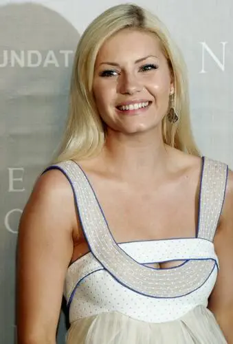 Elisha Cuthbert Jigsaw Puzzle picture 134080
