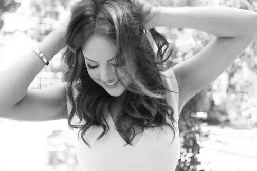 Elizabeth Gillies Wall Poster picture 434261
