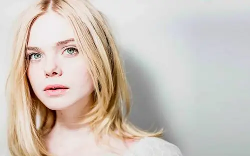 Elle Fanning Wall Poster picture 614478