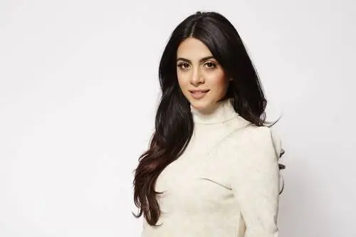 Emeraude Toubia Wall Poster picture 601037