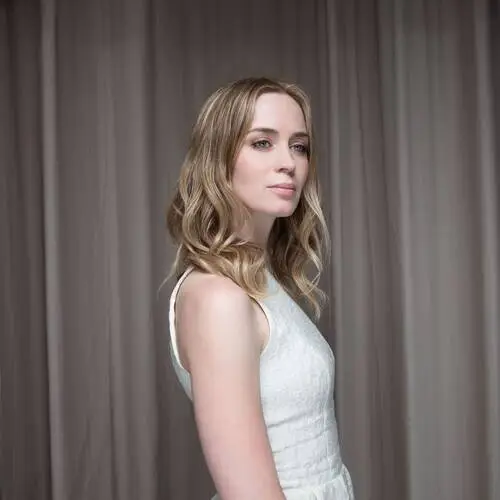 Emily Blunt Wall Poster picture 434358