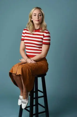 Emily Blunt Women's Colored  Long Sleeve T-Shirt - idPoster.com