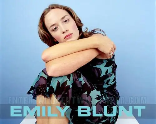 Emily Blunt Women's Colored T-Shirt - idPoster.com