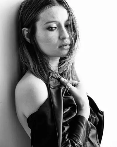 Emily Browning Wall Poster picture 601151