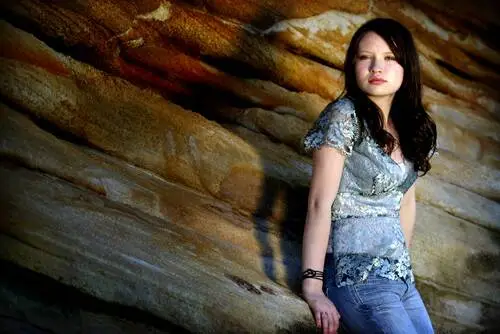 Emily Browning Wall Poster picture 601165
