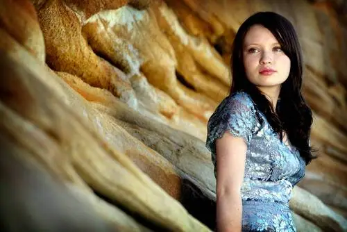 Emily Browning Wall Poster picture 601168