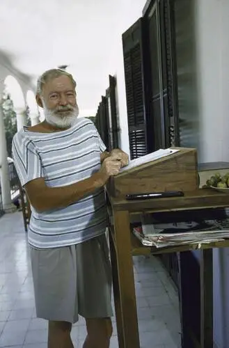 Ernest Hemingway Drawstring Backpack - idPoster.com