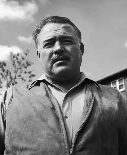 Ernest Hemingway Tote Bag - idPoster.com