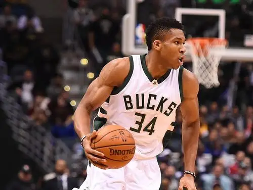 Giannis Antetokounmpo Wall Poster picture 712680