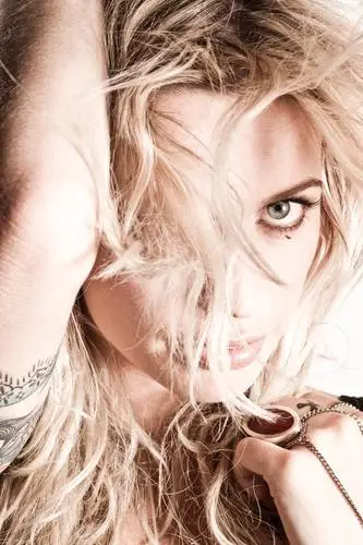 Gin Wigmore Wall Poster picture 618069