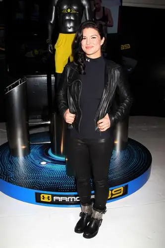 Gina Carano White Tank-Top - idPoster.com
