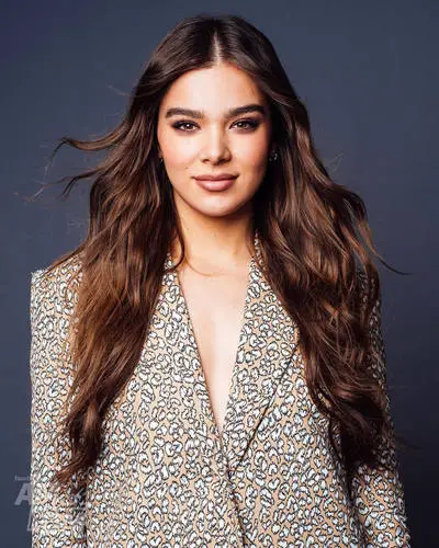 Hailee Steinfeld Wall Poster picture 885914