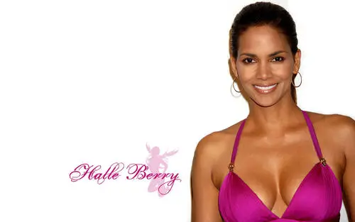 Halle Berry Wall Poster picture 435479