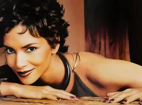 Halle Berry Computer MousePad picture 8214