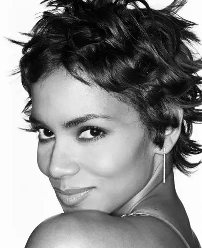 Halle Berry Jigsaw Puzzle picture 8241
