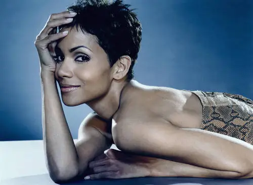 Halle Berry Computer MousePad picture 8294