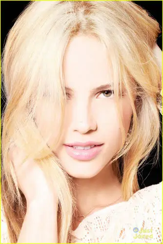 Halston Sage Wall Poster picture 435526