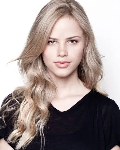 Halston Sage Wall Poster picture 622057