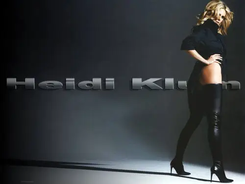 Heidi Klum White T-Shirt - idPoster.com