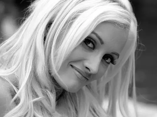 Holly Madison Jigsaw Puzzle picture 8938