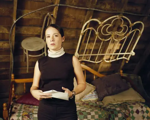 Holly Marie Combs Jigsaw Puzzle picture 187115