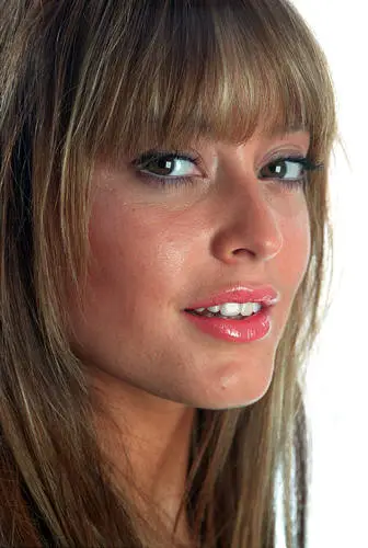 Holly Valance Jigsaw Puzzle picture 649400