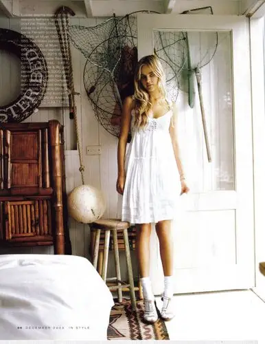 Isabel Lucas Jigsaw Puzzle picture 70428