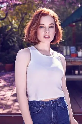 Jane Levy White Tank-Top - idPoster.com