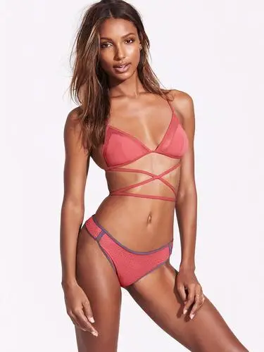Jasmine Tookes Jigsaw Puzzle picture 684359